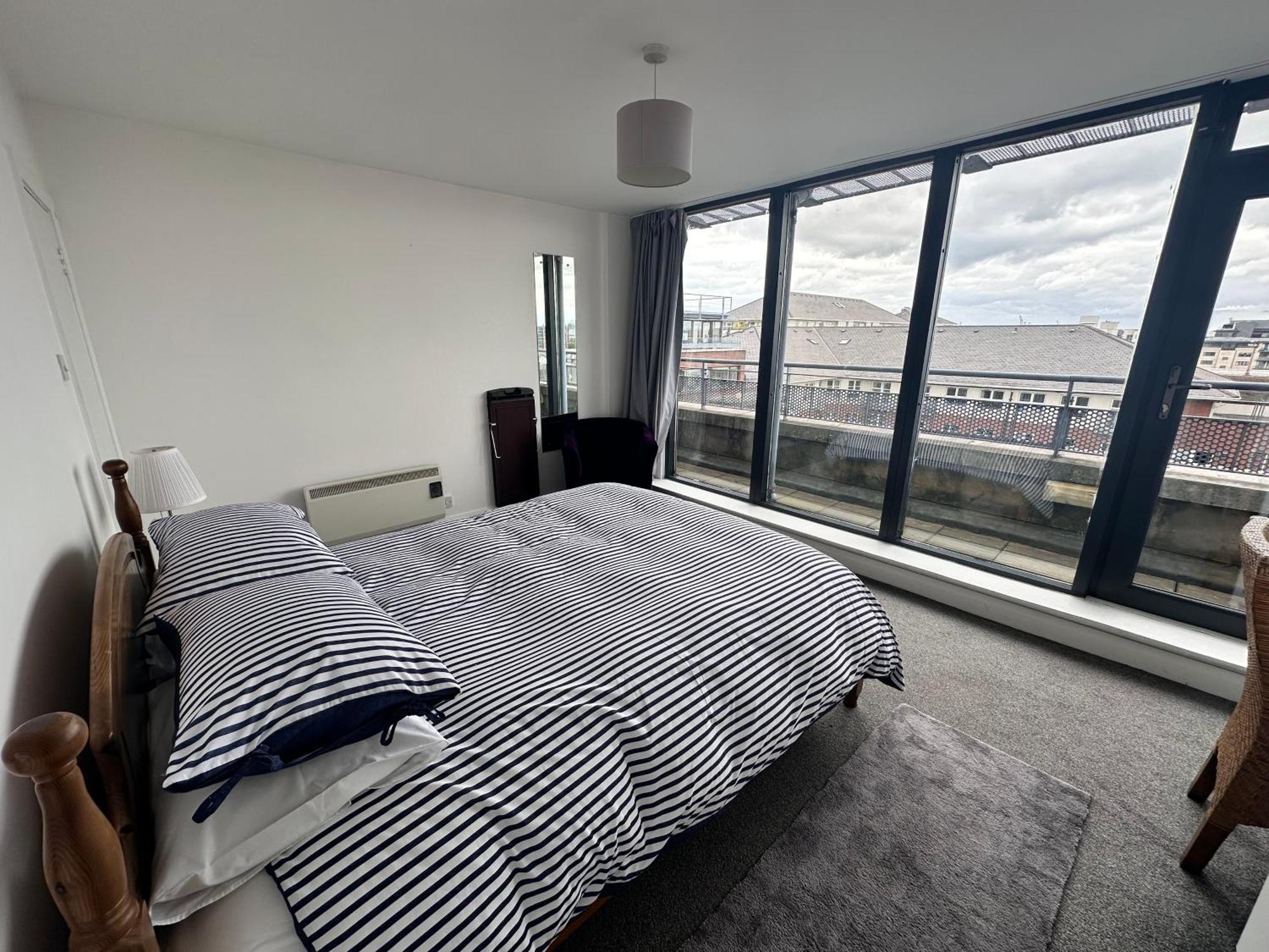 Grand Canal Dock Dublin Exterior foto
